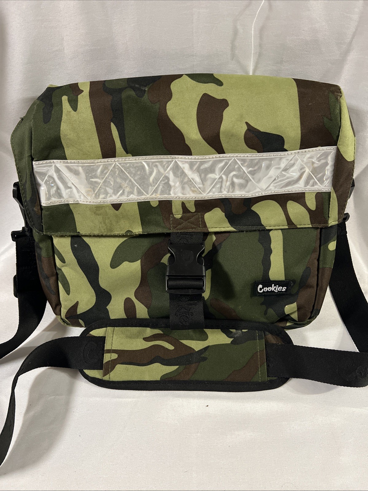 cookies camo cross body messenger bag With Reflective Strip