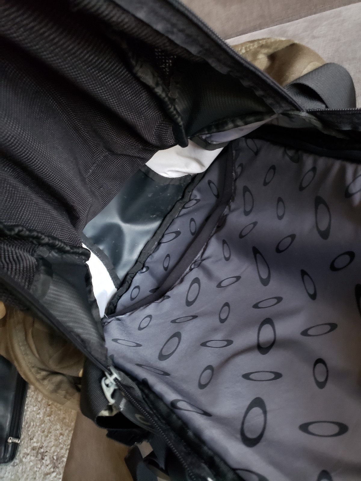 Oakley Icon 2.0 Tactical Backpack Camo/Black Padded Back – VERY CLEAN -Read Desc