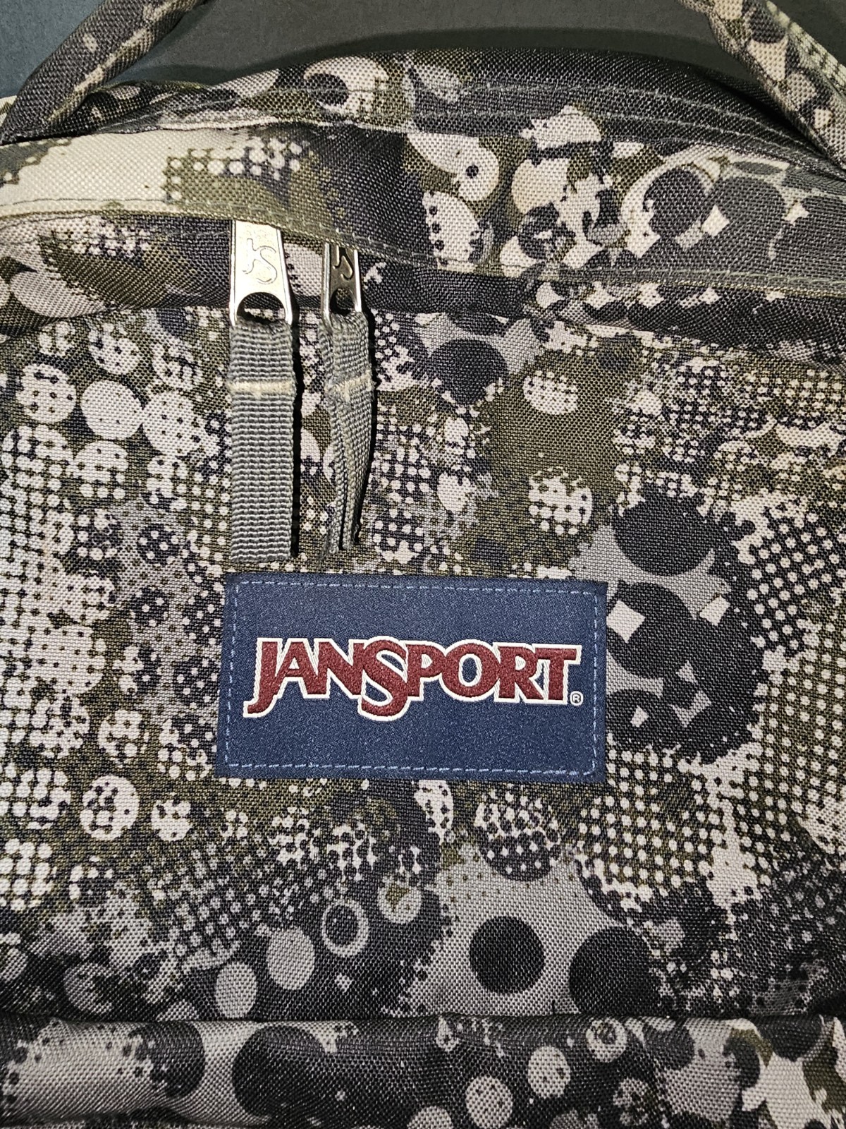 JanSport “THE 9” Backpack Wheeled Carry-On Travel Luggage 20x12x10 Digital Camo