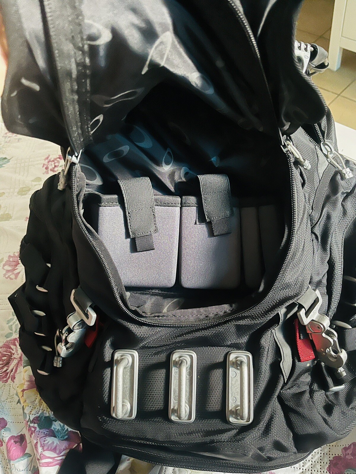 Oakley 34L Kitchen Sink Backpack – Black (92060AODM)