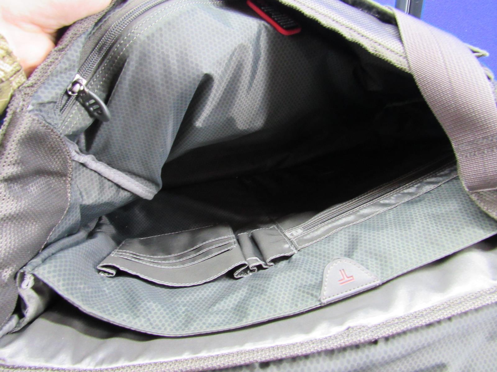 TUMI T-Tech Essential Gear Grey Black Leather Messenger Bag Laptop