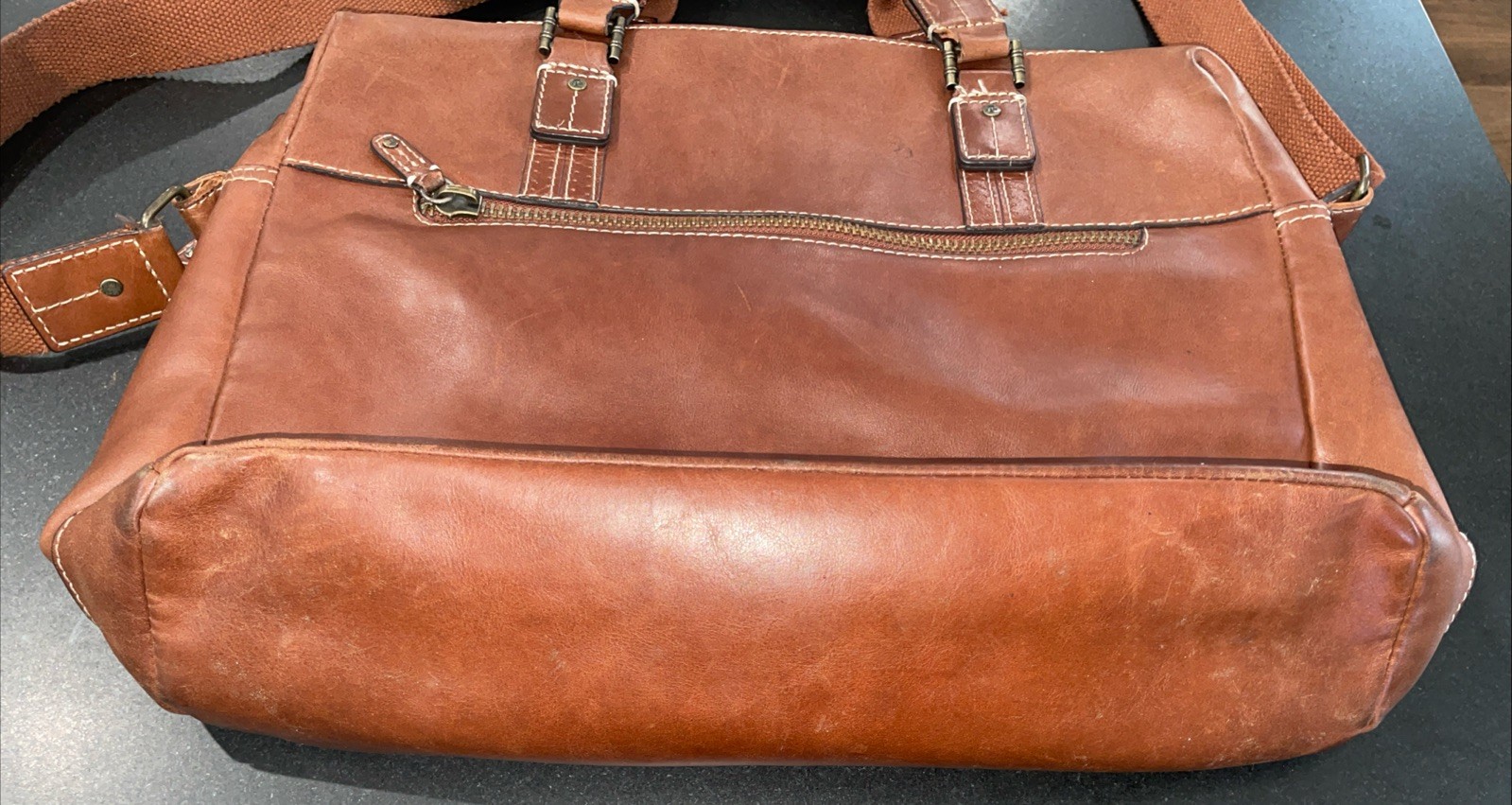Tommy Bahama Back 9 Leather Messenger Bag Briefcase Shoulder Bag Brown *read