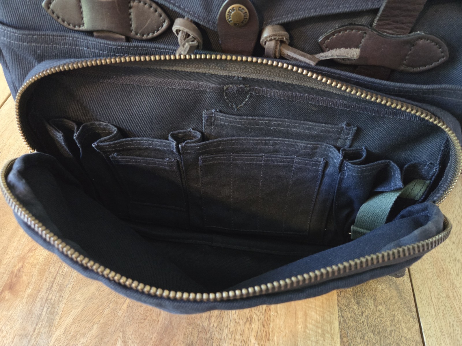 Filson Rugged Twill Padded Computer Bag | Navy | USA Made | MSRP $625 | Rare