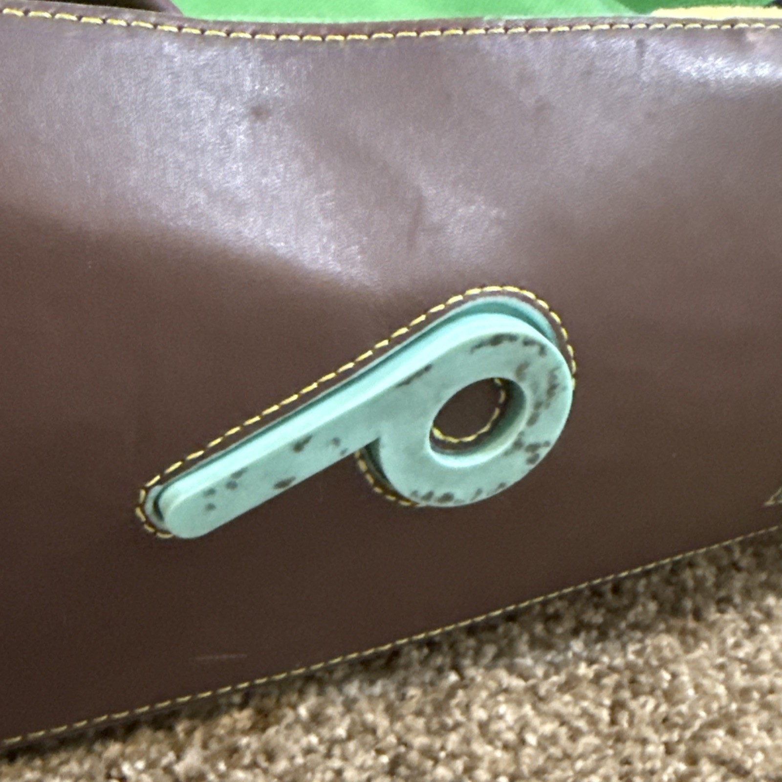 Plank Canvas Kelly Green Messenger Bag Magnet, Buckle, Zip And Snap Closure.Yoga