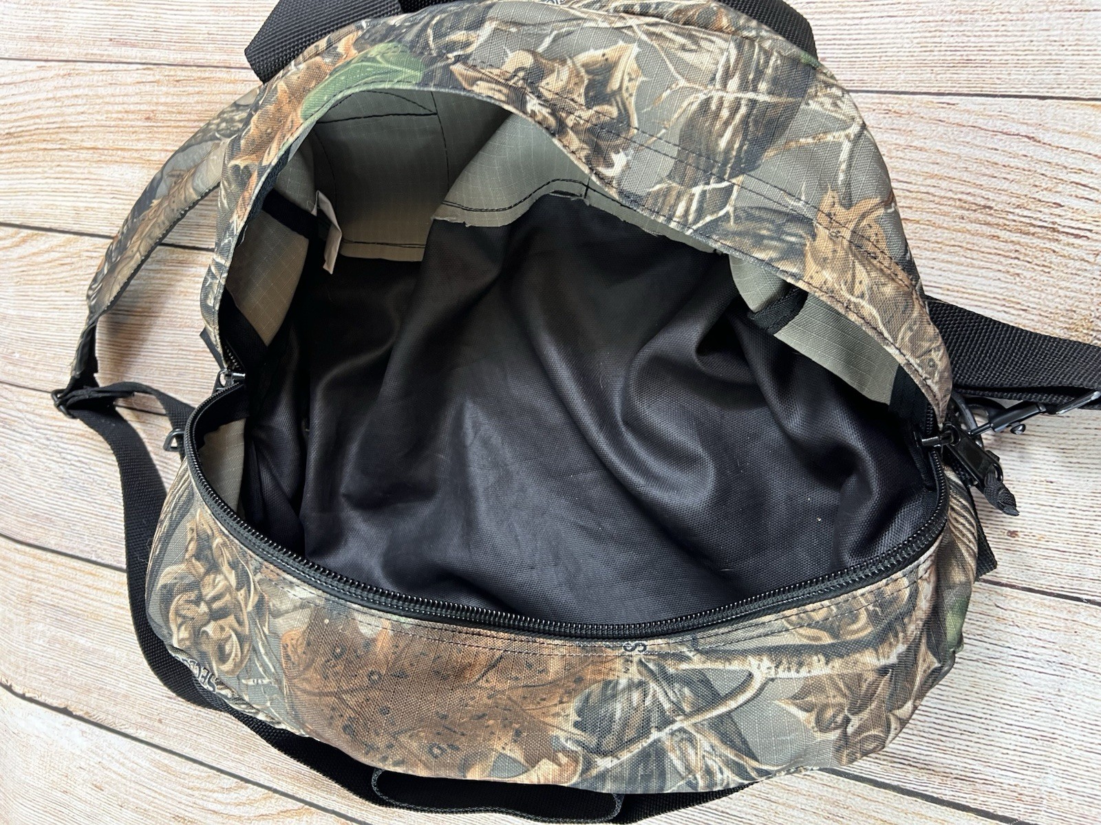 Cabela’s Seclusion 3D Camo Duffel Carry Bag Outdoors Hunting