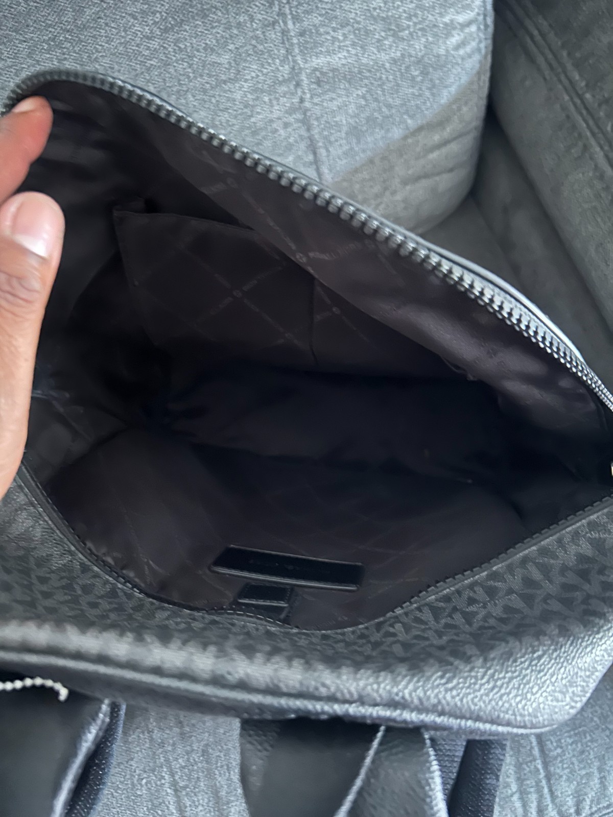 Michael Kors Jet Set Front Pocket Men’s Leather Backpack – Black (87F9LMNB3B)