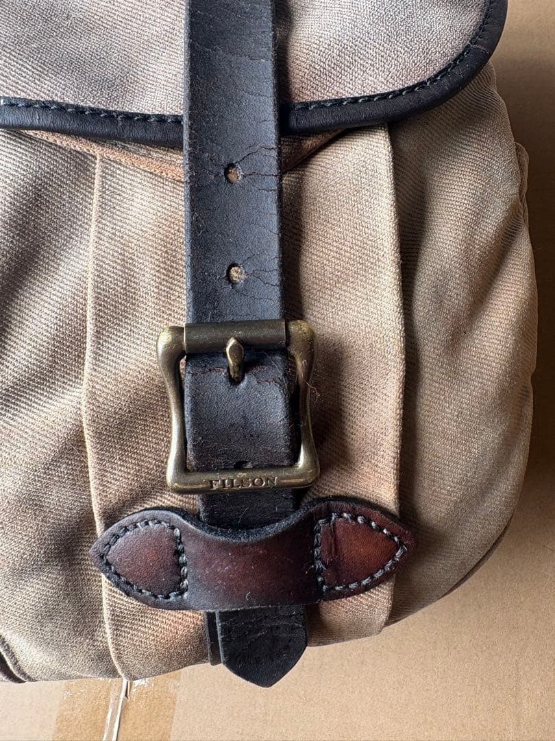 Filson Medium Field Bag Messenger Bag 2Way Rugged Twill Color Tan