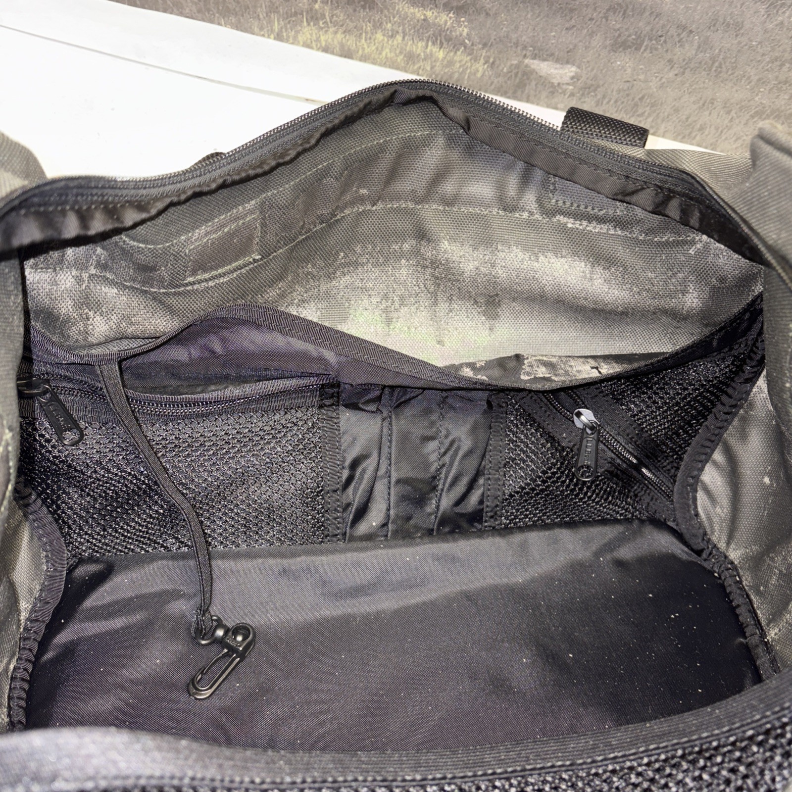 LL Bean Adventure Duffle Bag Small 20L Green Black Two Tone w Adj Shoulder Strap
