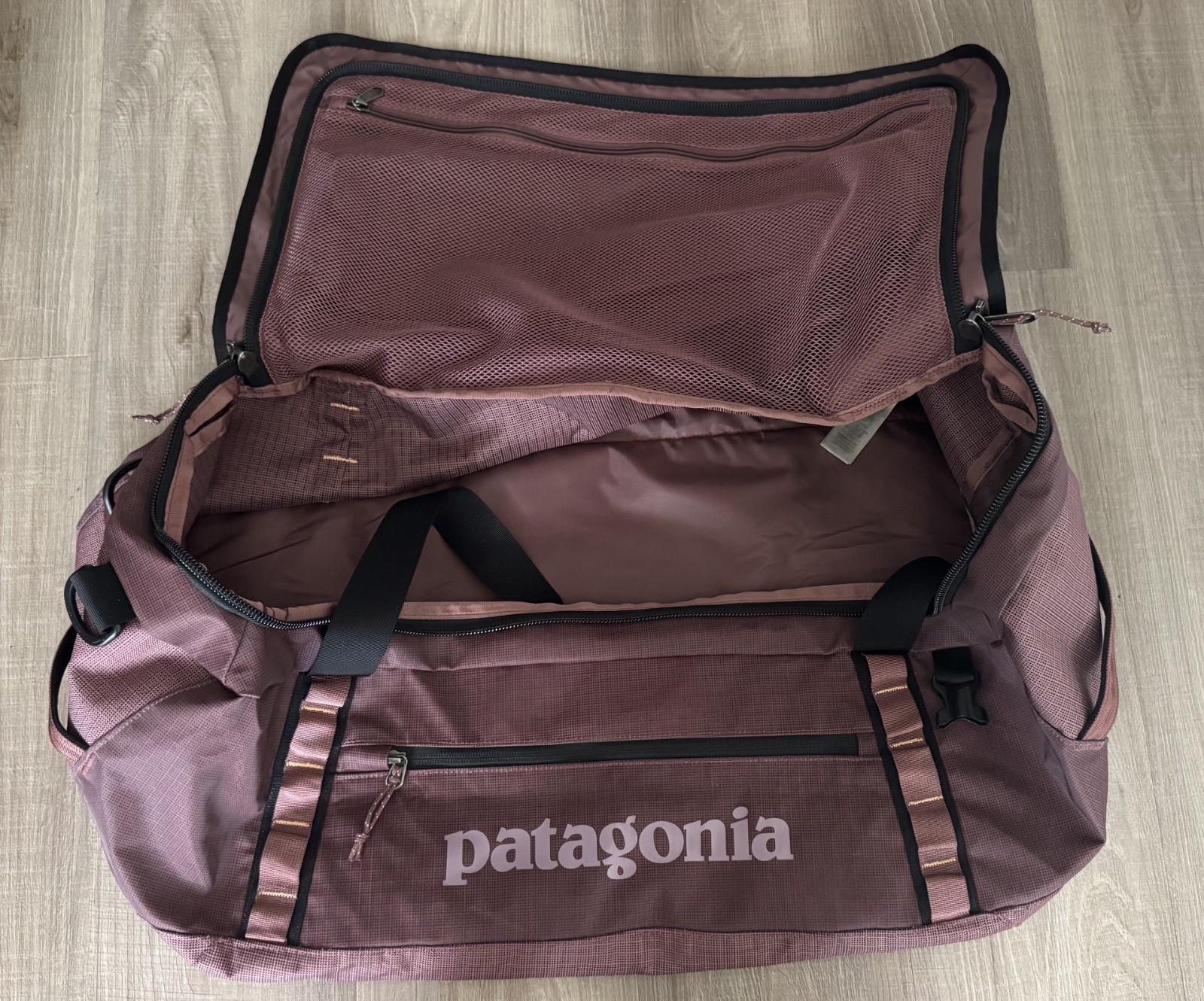 Patagonia Black Hole Duffel 55L – Excellent Condition USED