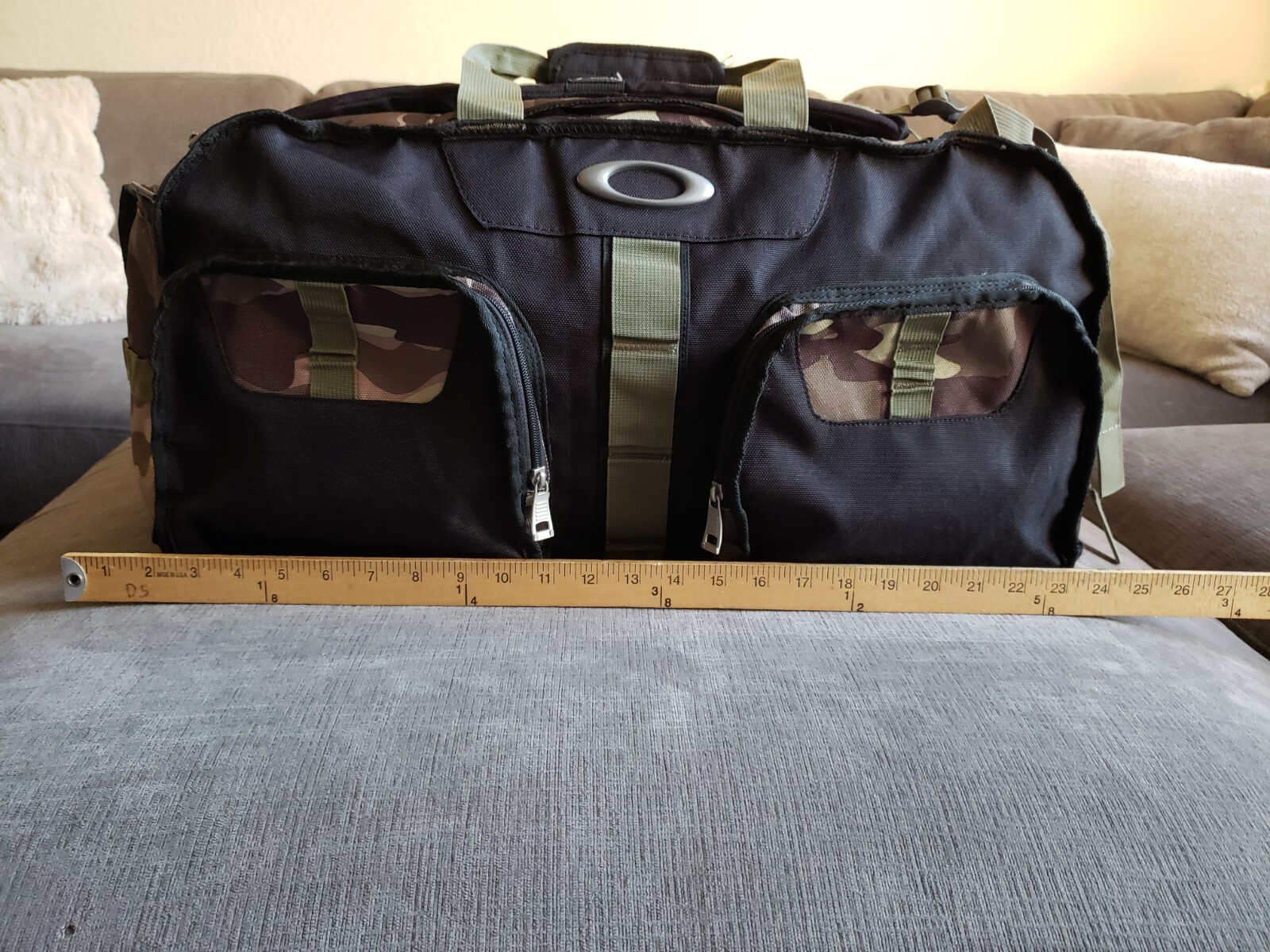 Oakley Tactical Field Gear Duffle Bag Backpack Camo Black – Great Condition!
