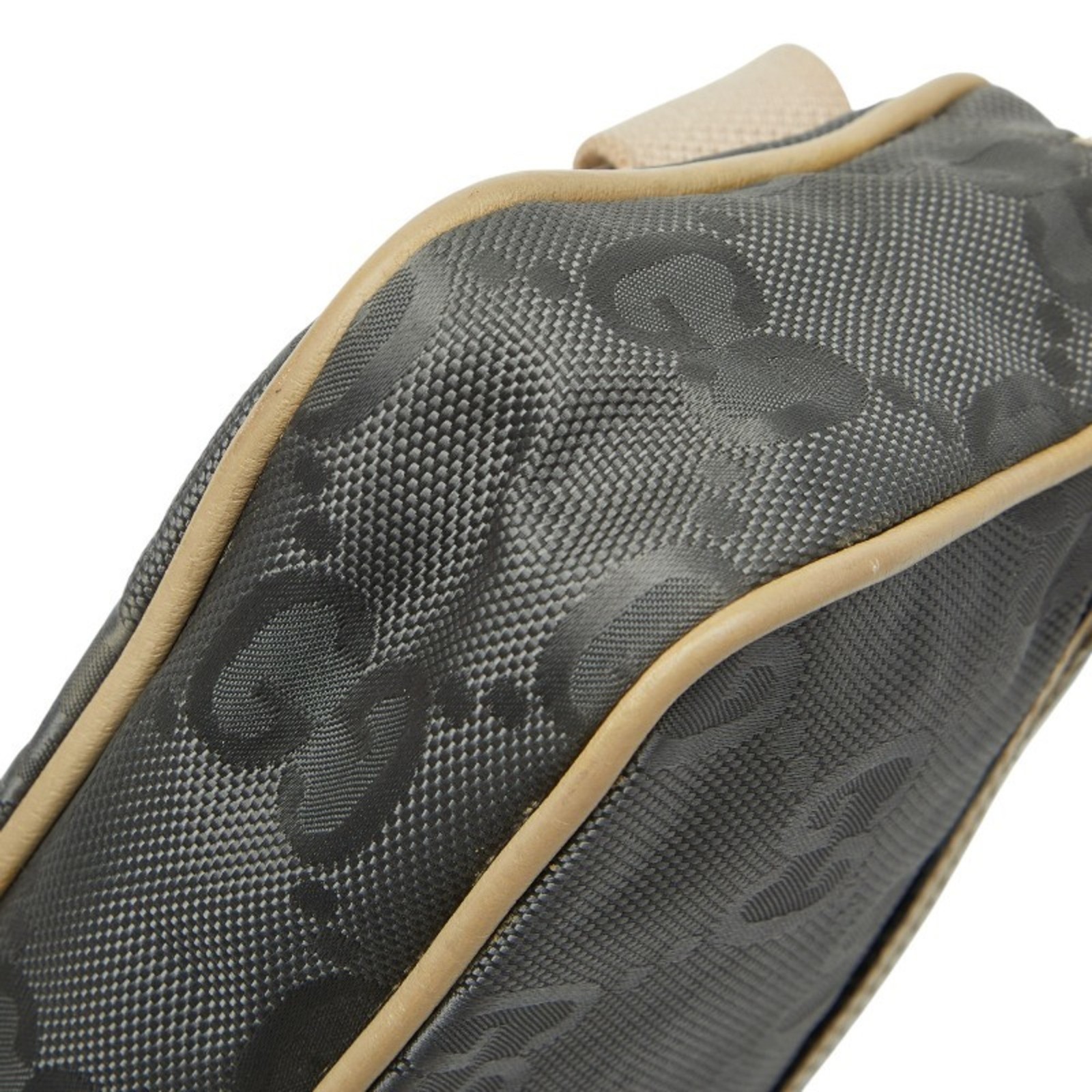 Gucci GG Nylon Off the Grid Belt Bag/Body Bag 631341 Gray/Beige Le… GZl1dwl5
