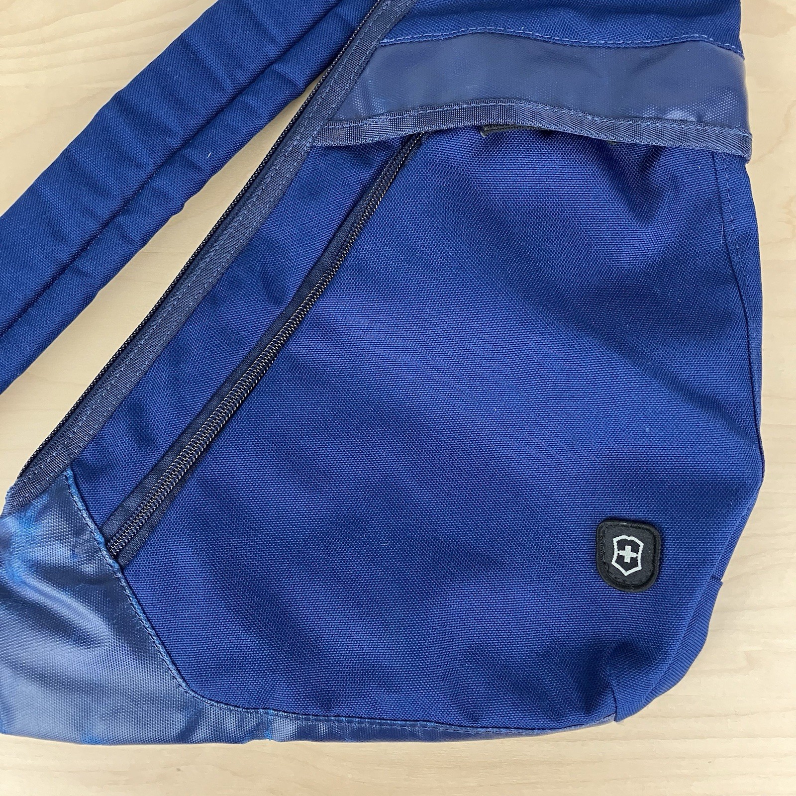 Victorinox Swiss Army Sling Backpack One Strap Shoulder Bag Blue & Black