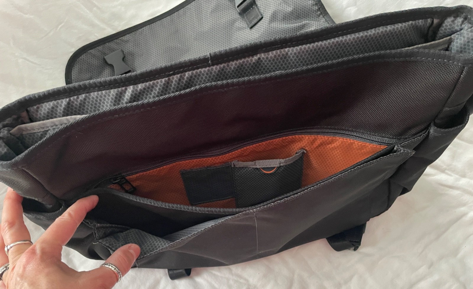 TUMI T-TECH Black Nylon Laptop Messenger Courier Bag-67970D-Near Mint