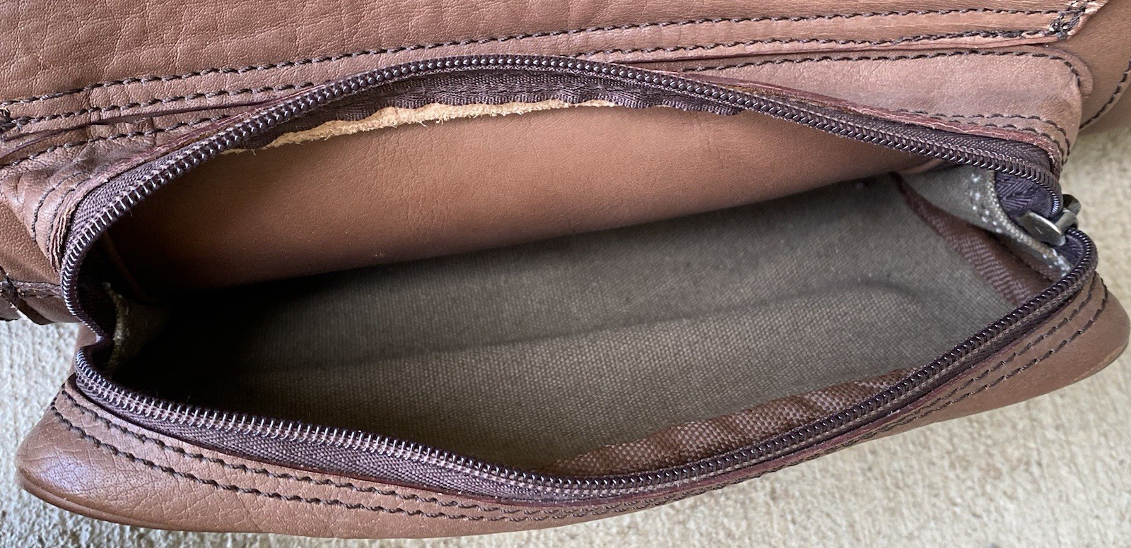 Buffalo Jackson Trading Company – Leather Duffle Bag – Used