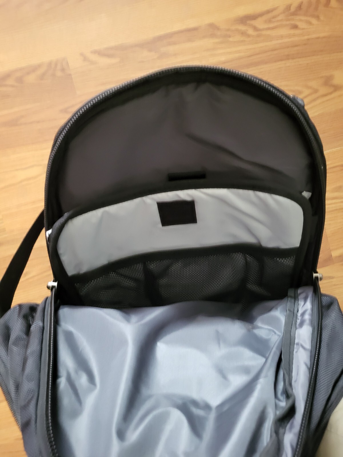 Swiss Army Wenger Airflow Backpack WTRA-18-JH3106 J28 Windows Phone Branded RARE