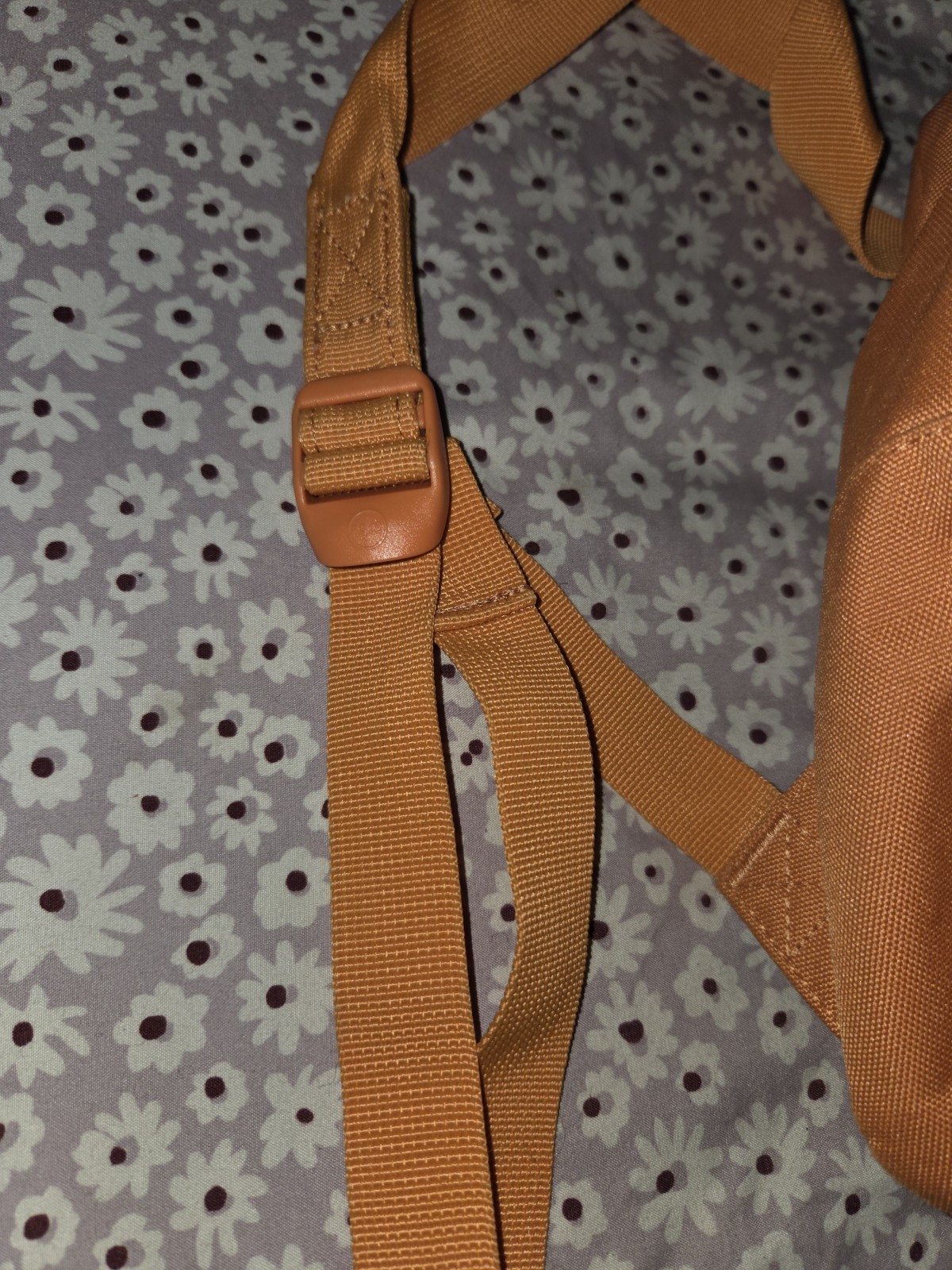 Herschel Supply Co. Backpack Camel Unisex Pre-Owned, but in very good condition.