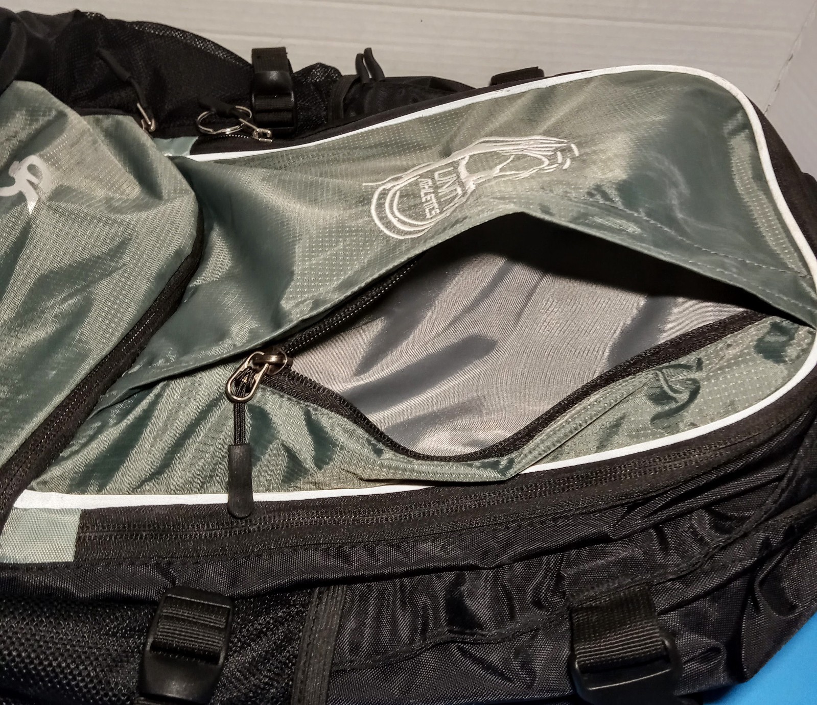 Gym Bag-Back Pack-Unity Athletics-Padded Shoulder Straps-18in-pre-owned