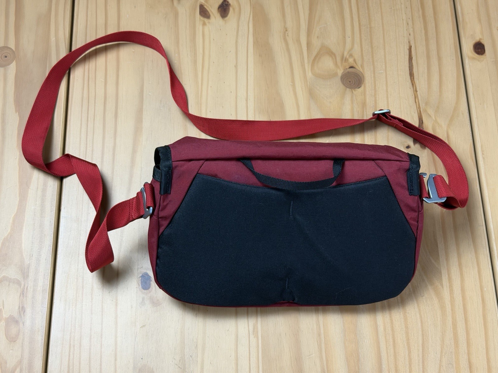 1733 Messenger Crinkle Nylon (Red Konbu, 2.5L)