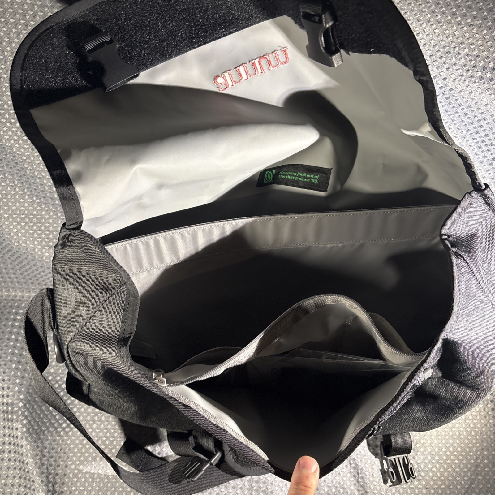Timbuk2 M Stuck In The Middle With You Messenger Bag Black Laptop