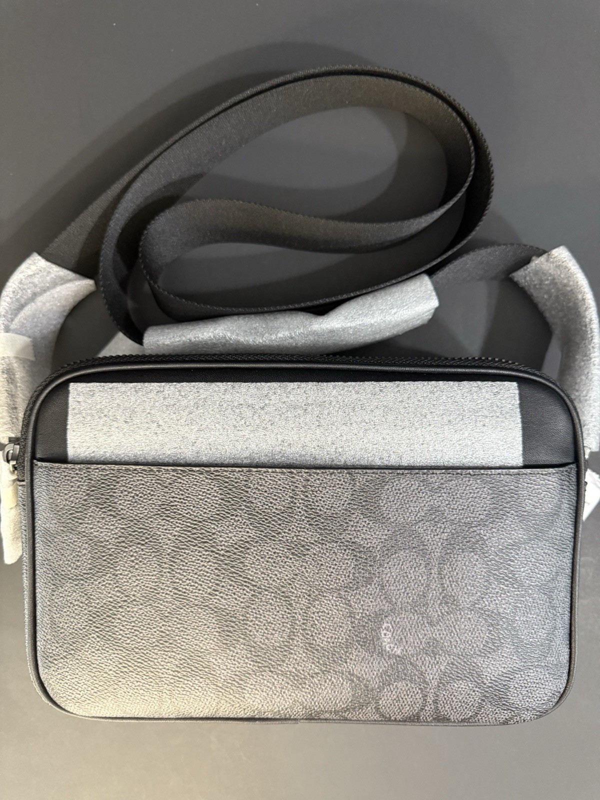 Coach Graham Crossbody Bag in Signature Canvas Gunmetal/Charcoal/Black (CV921)