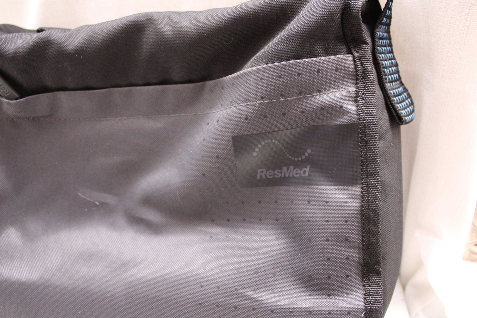 Messenger travel bag Padded Compartment Bag Black Nylon Crossbody 14X10X5 inches