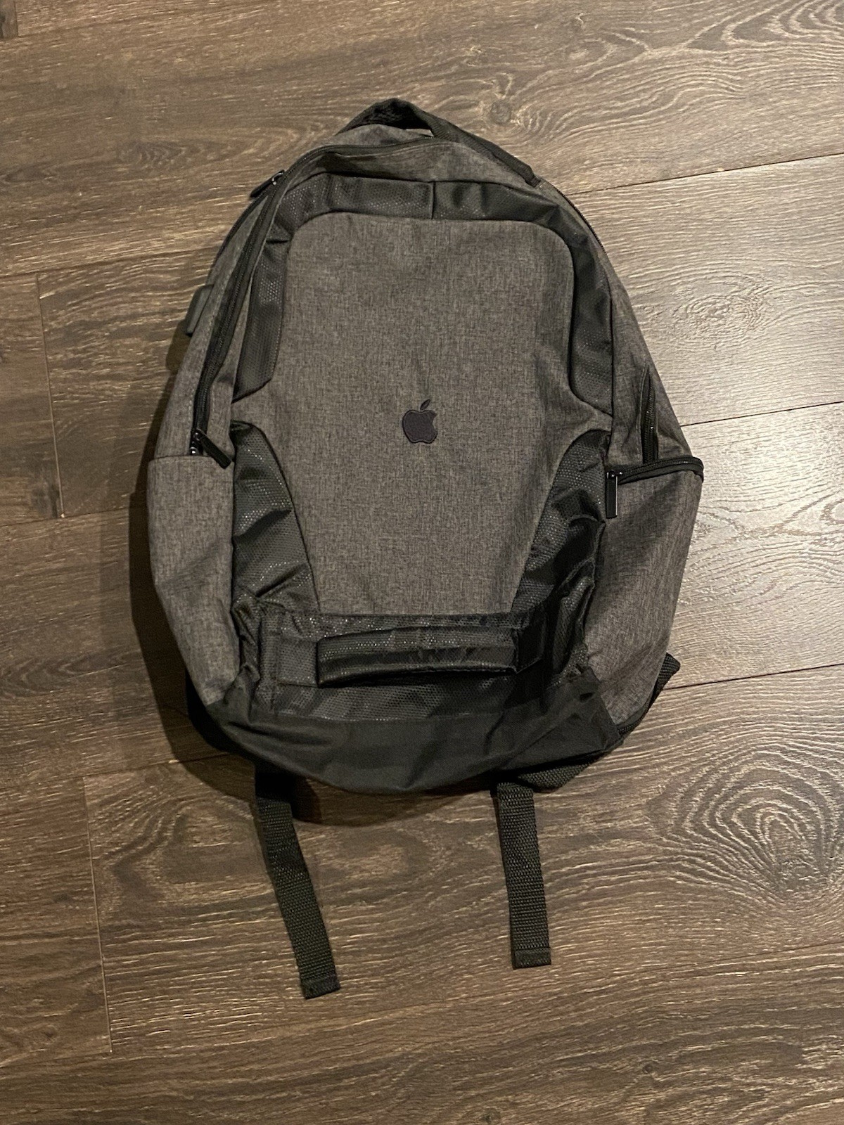 Leed’s Grey/Black Apple Backpack With USB Port/cable