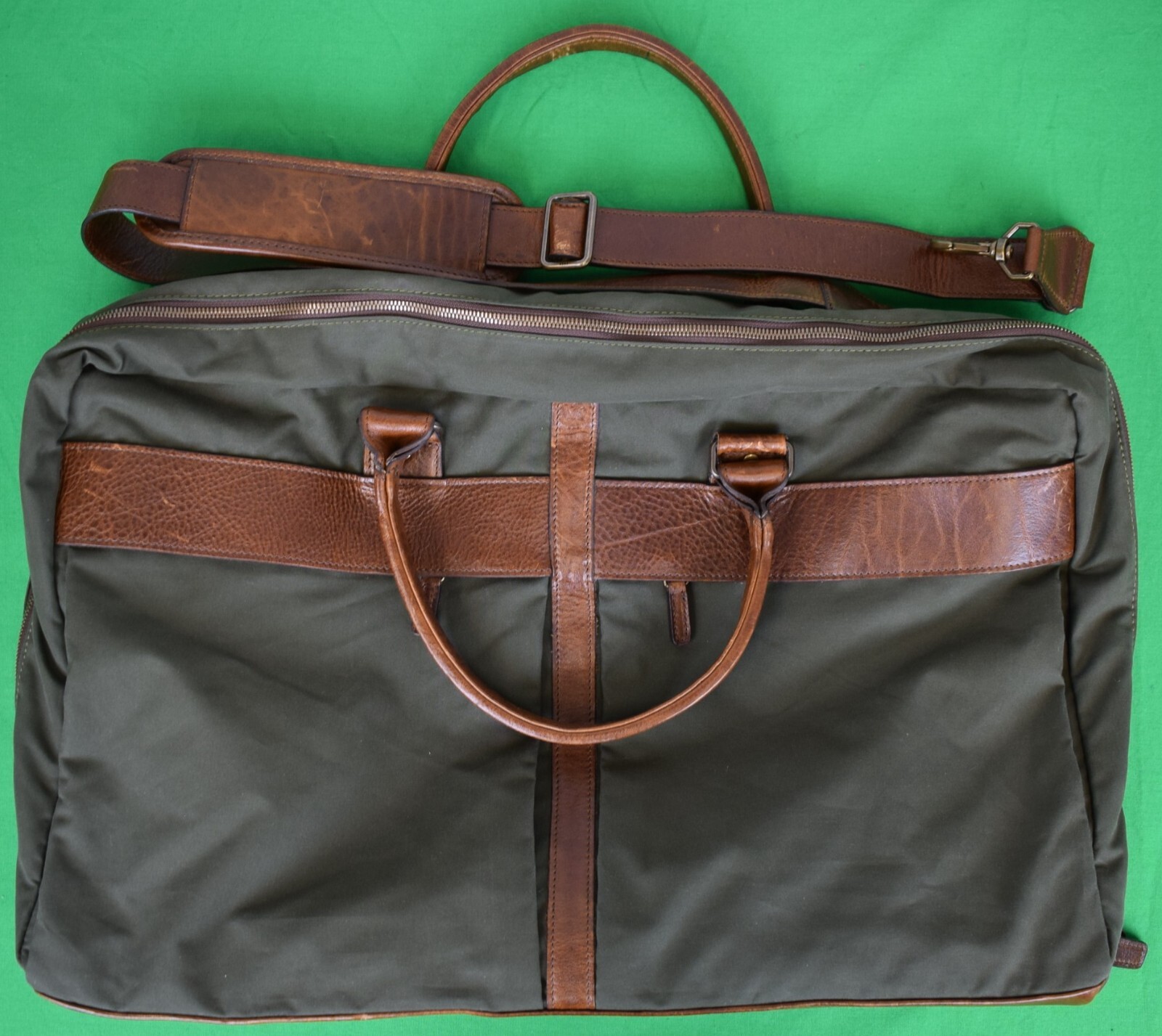 “Moore & Giles Gravely Garment Bag Olive & Titan Milled Brown”