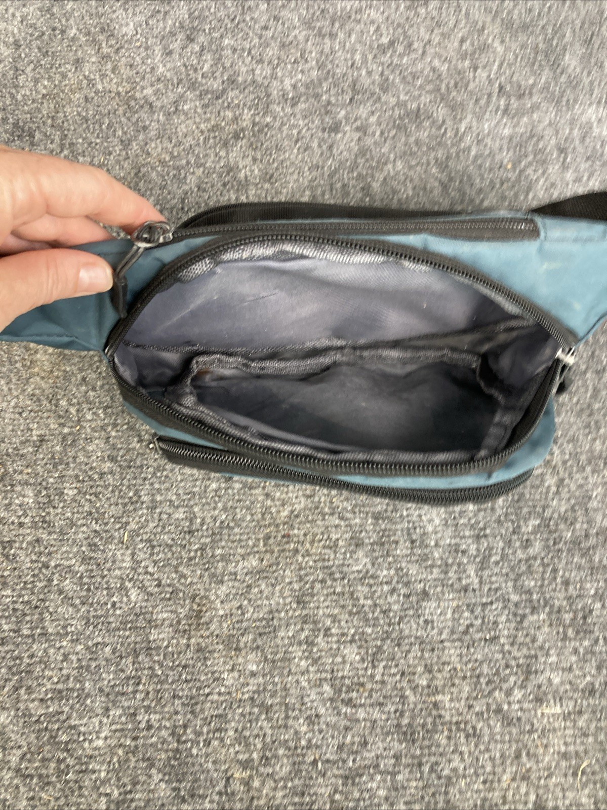 Nike Teal Green 4 Zip Pocket Adjustable Crossbody Bag Pouch Fanny Pack