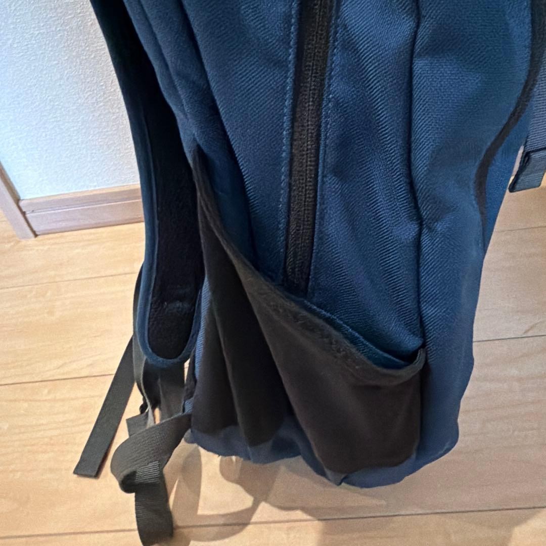 Patagonia Navy Backpack 32L Mesh Panel Travel Daypack Excellent Condition