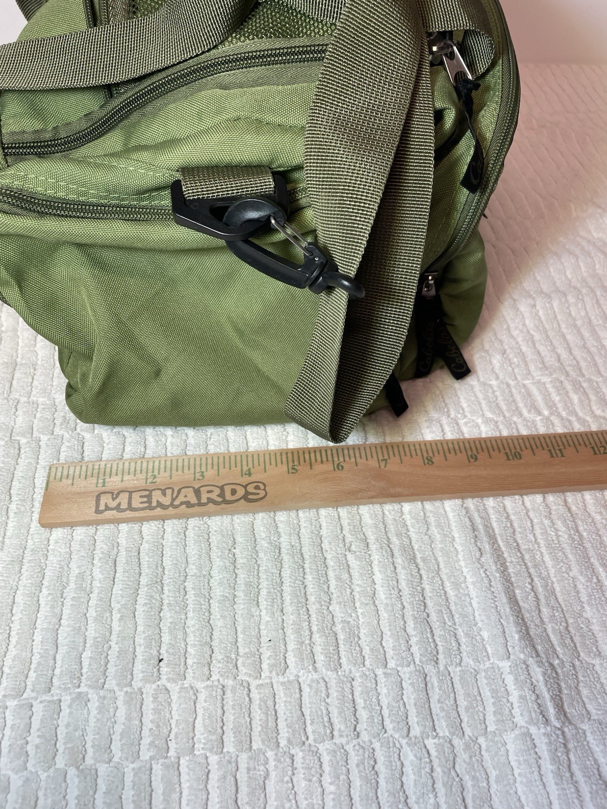 Cabela’s Green Nylon Shoulder Bag Zip Closure Padded Strap with Pockets