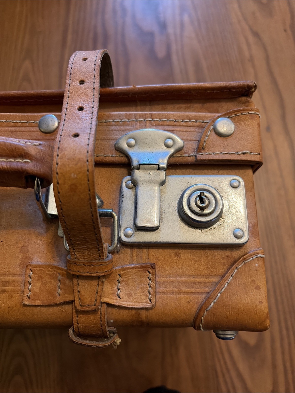 Vintage American Crew 15” Leather Bound Men’s Luggage Shaving Case