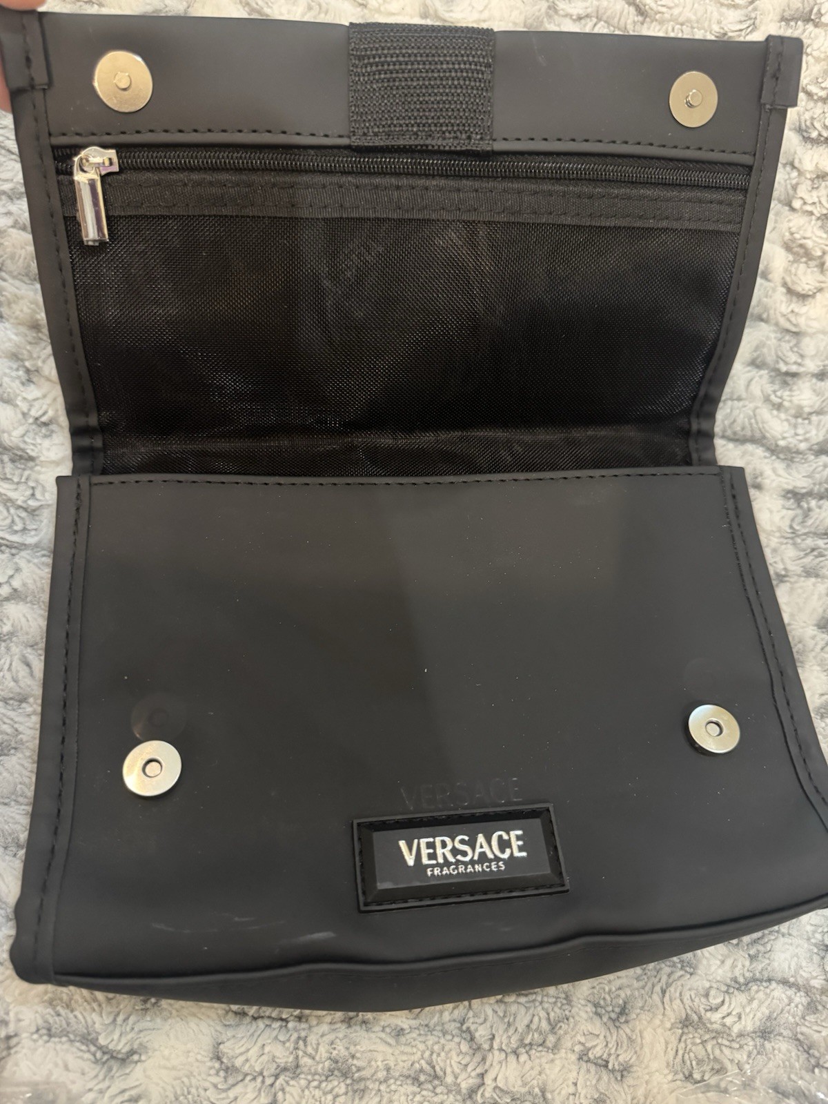 NEW NWOT VERSACE BLACK & SILVER INSTITUTIONAL POUCH for MAN BAG 8″ X 6″ X 2.5″
