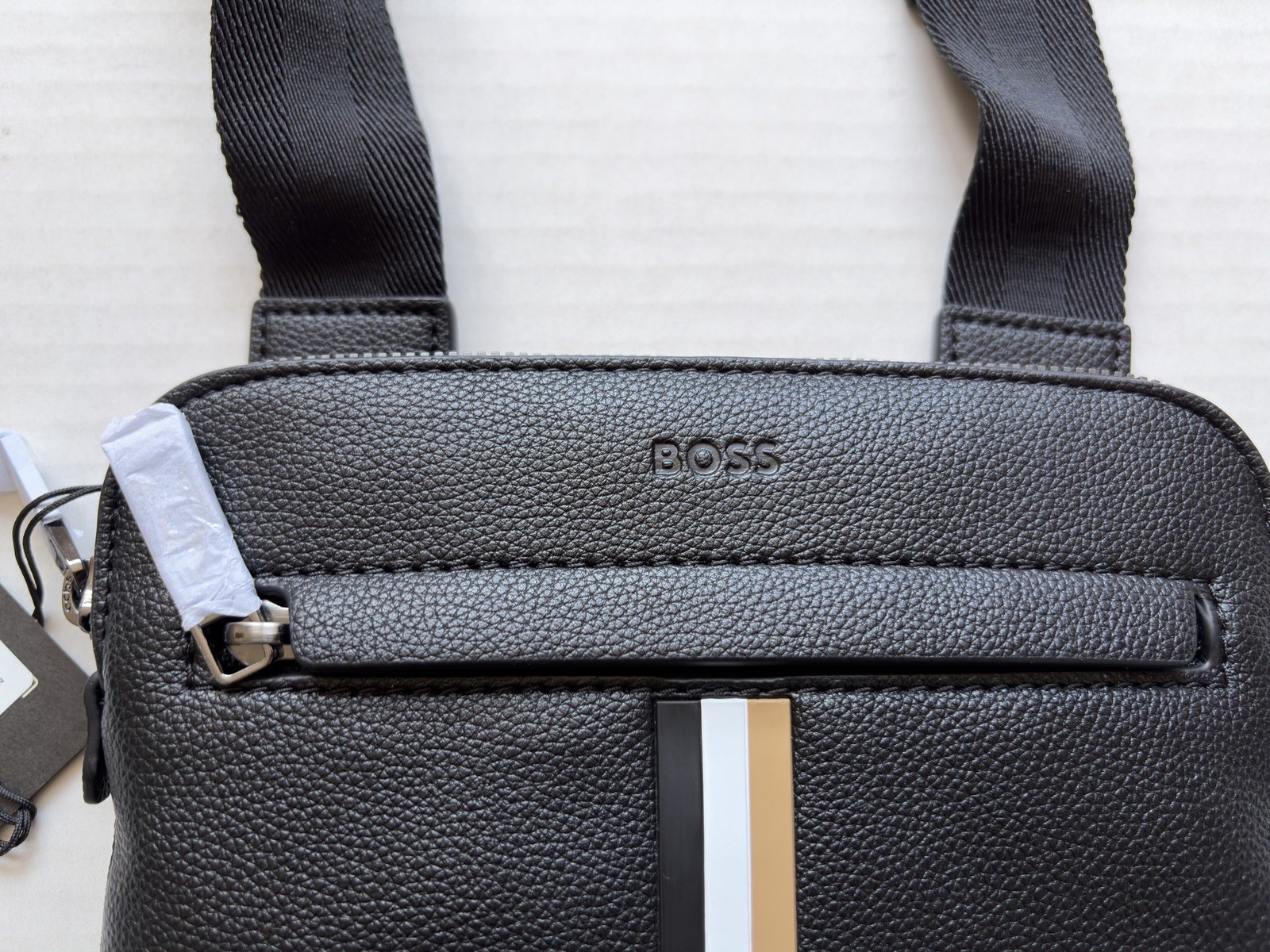 HUGO BOSS RHAE ENVELOPE BAG IN BLACK.