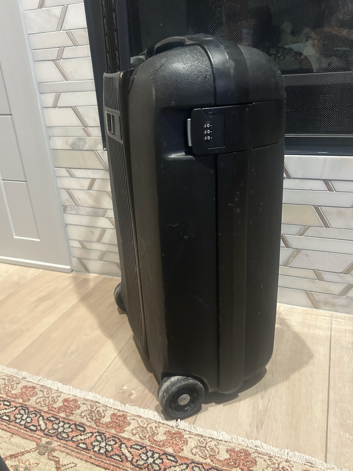 Rare Samsonite Vintage Hard-Shell 22″ Carry-on Luggage Black Lock Combo