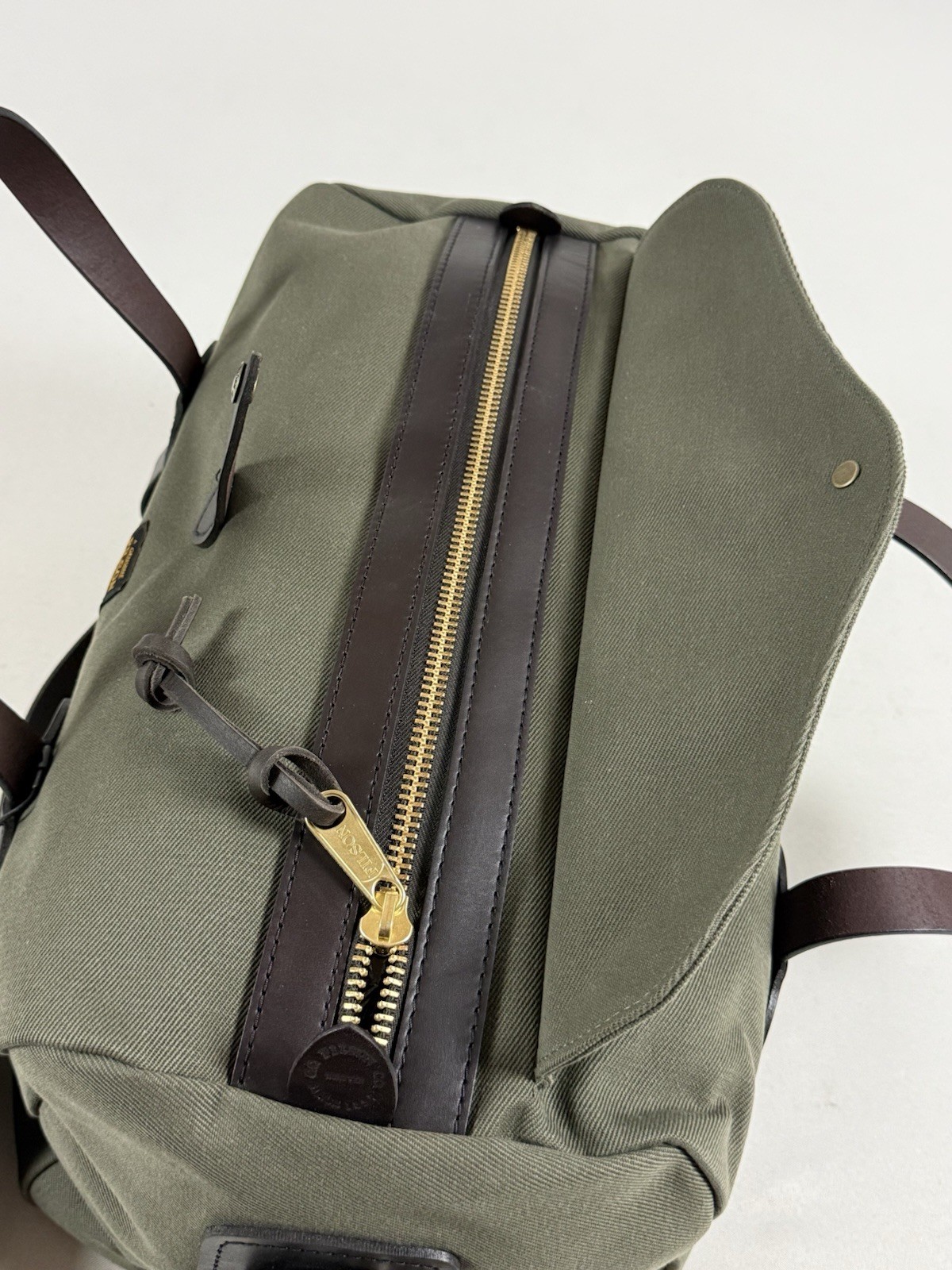 FILSON SMALL RUGGED TWILL DUFFLE BAG OTTER GEEEN NWT SOLD OUT