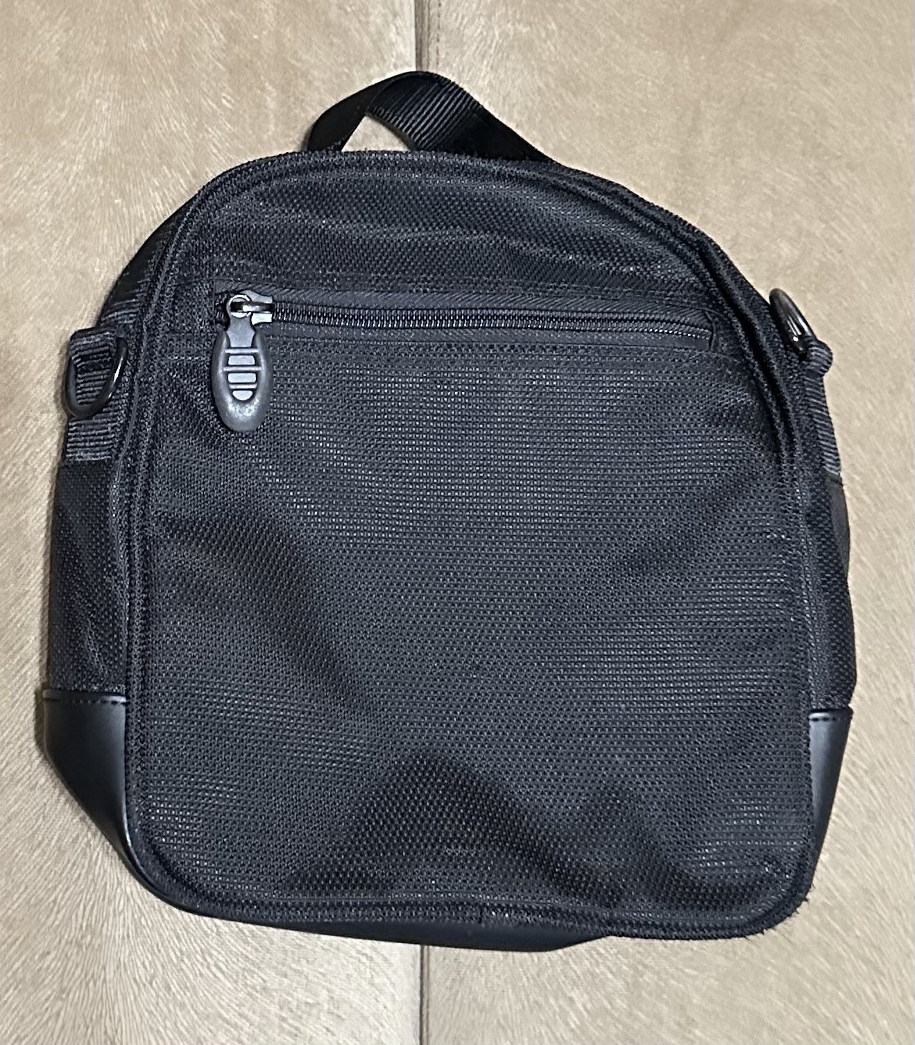 TUMI T2 Ballistic Nylon Men’s Shoulder Bag Small Black