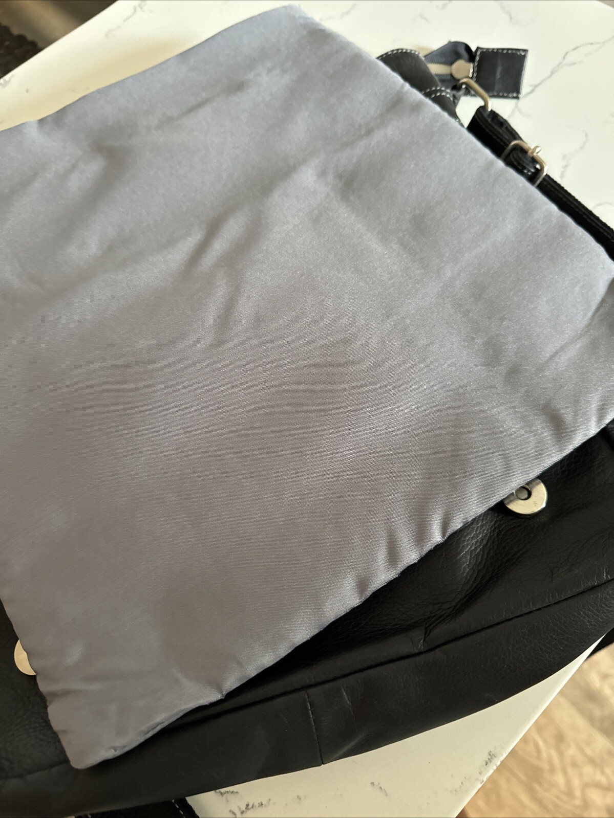 Colombia Black GENUINE LEATHER FLAP ZIP TOP MESSENGER SHOULDER BAG