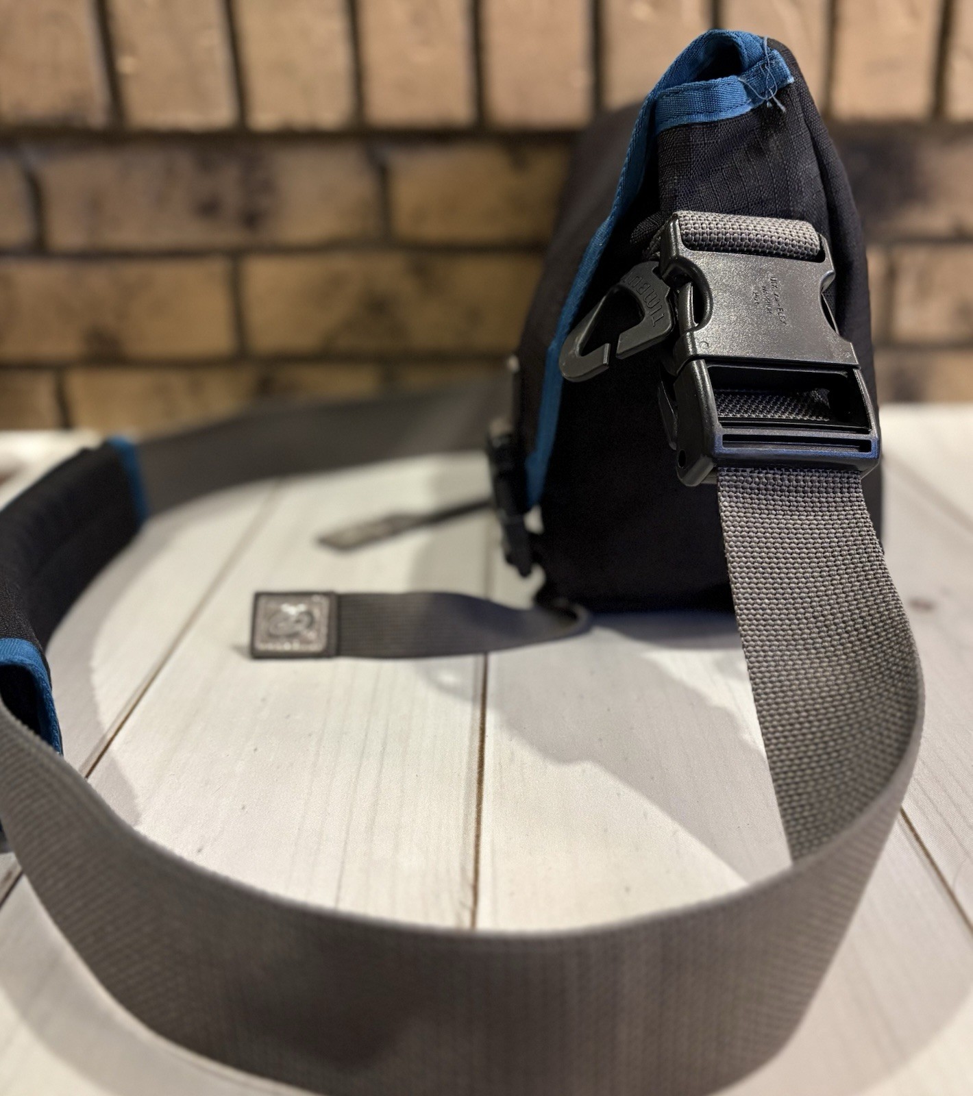 Timbuk2 Messenger Travel Shoulder Crossbody Bag Black Teal Piping XS