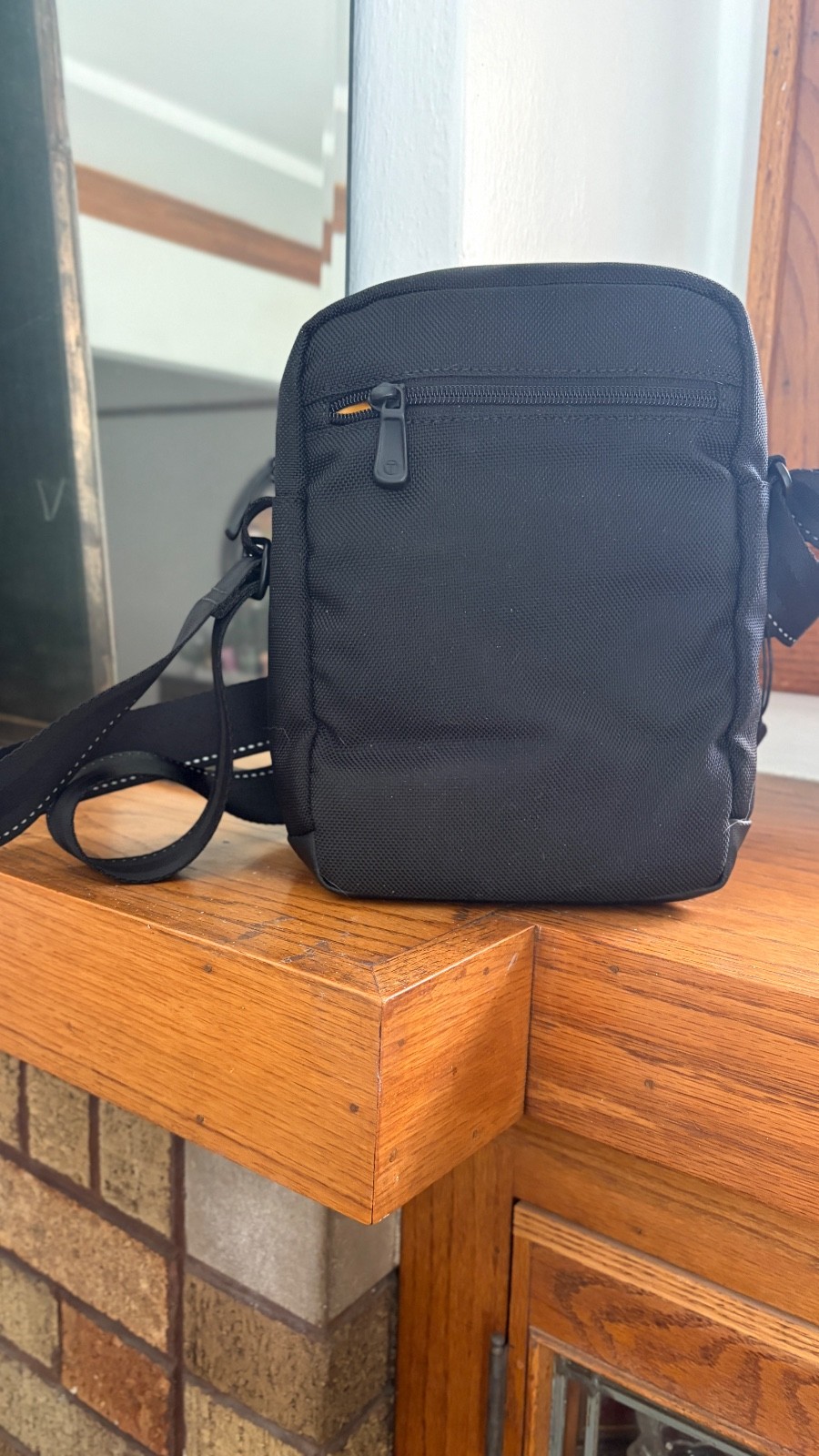 NWT Tumi T-Tech 057030D Adventure Medium Zip Tote Pouch Black Sling Crossbody