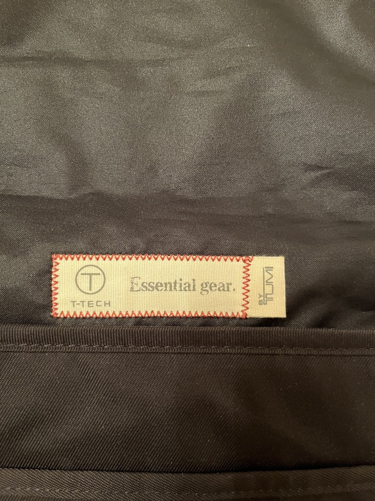 Tumi T-Tech Essential Gear Black 19”x12”x4” Laptop Messenger Bag