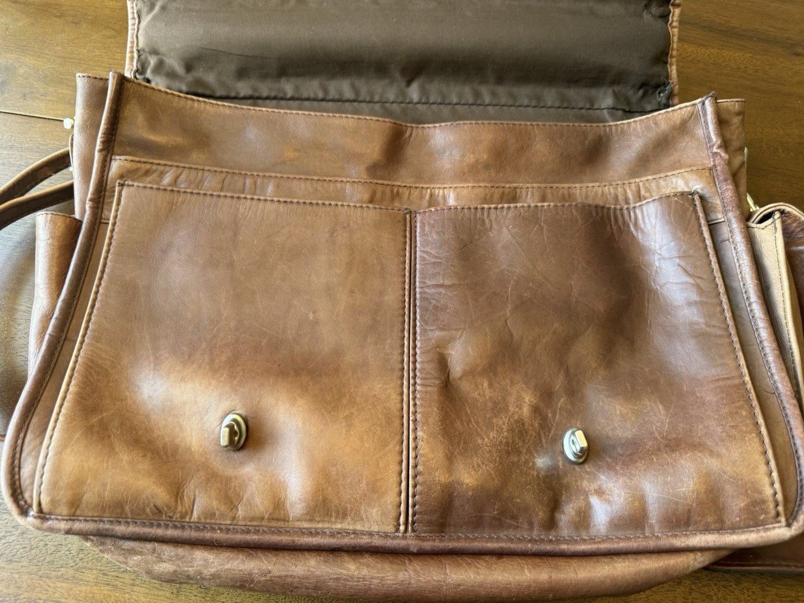 Briefcase Brown Leather Toggle Clasps Shoulder Strap & Top Handle Vintage 1990s