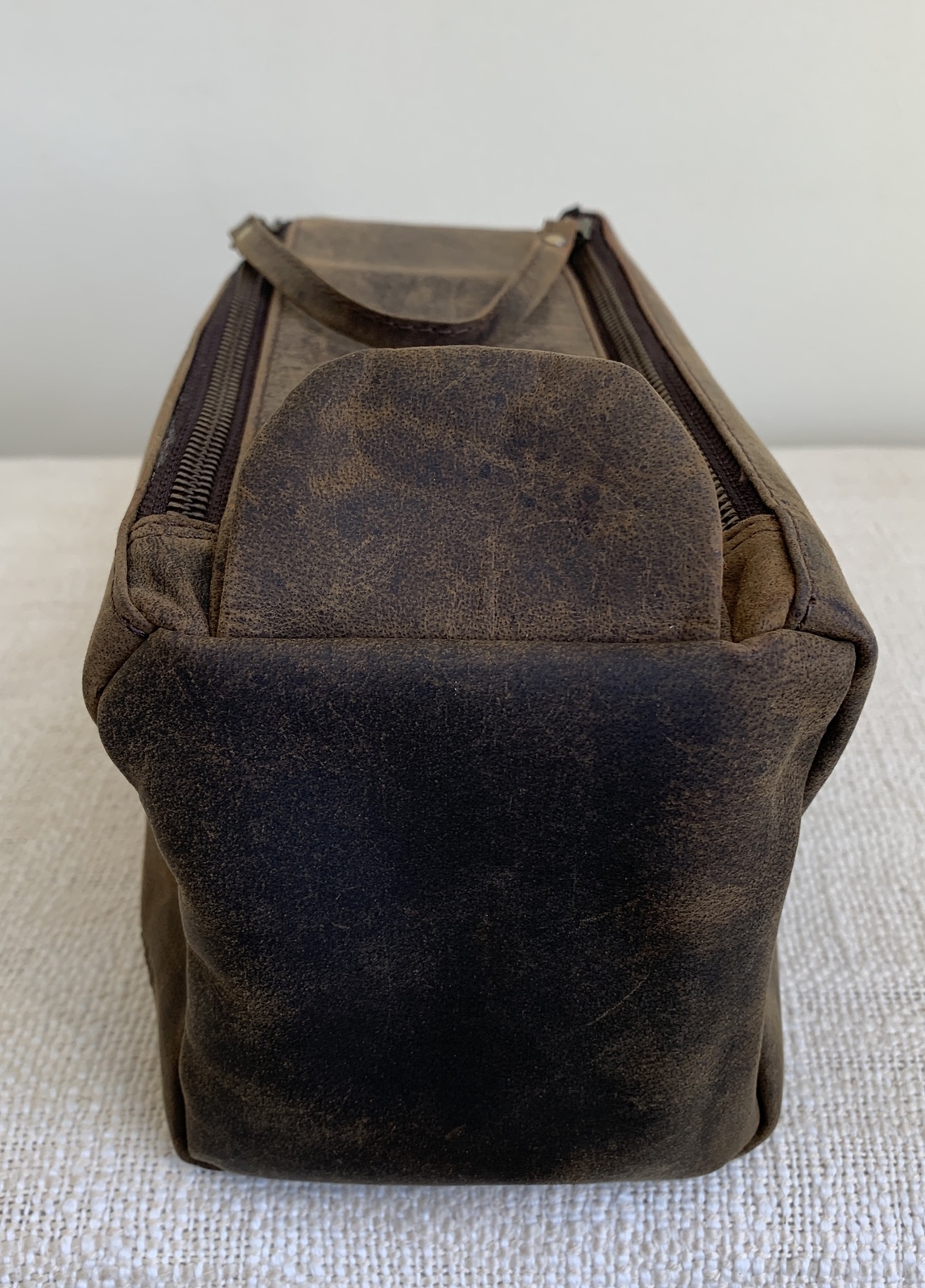 NEW Komalc Premium Buffalo Distressed Leather Toiletry Bag Travel Dopp Kit Mens