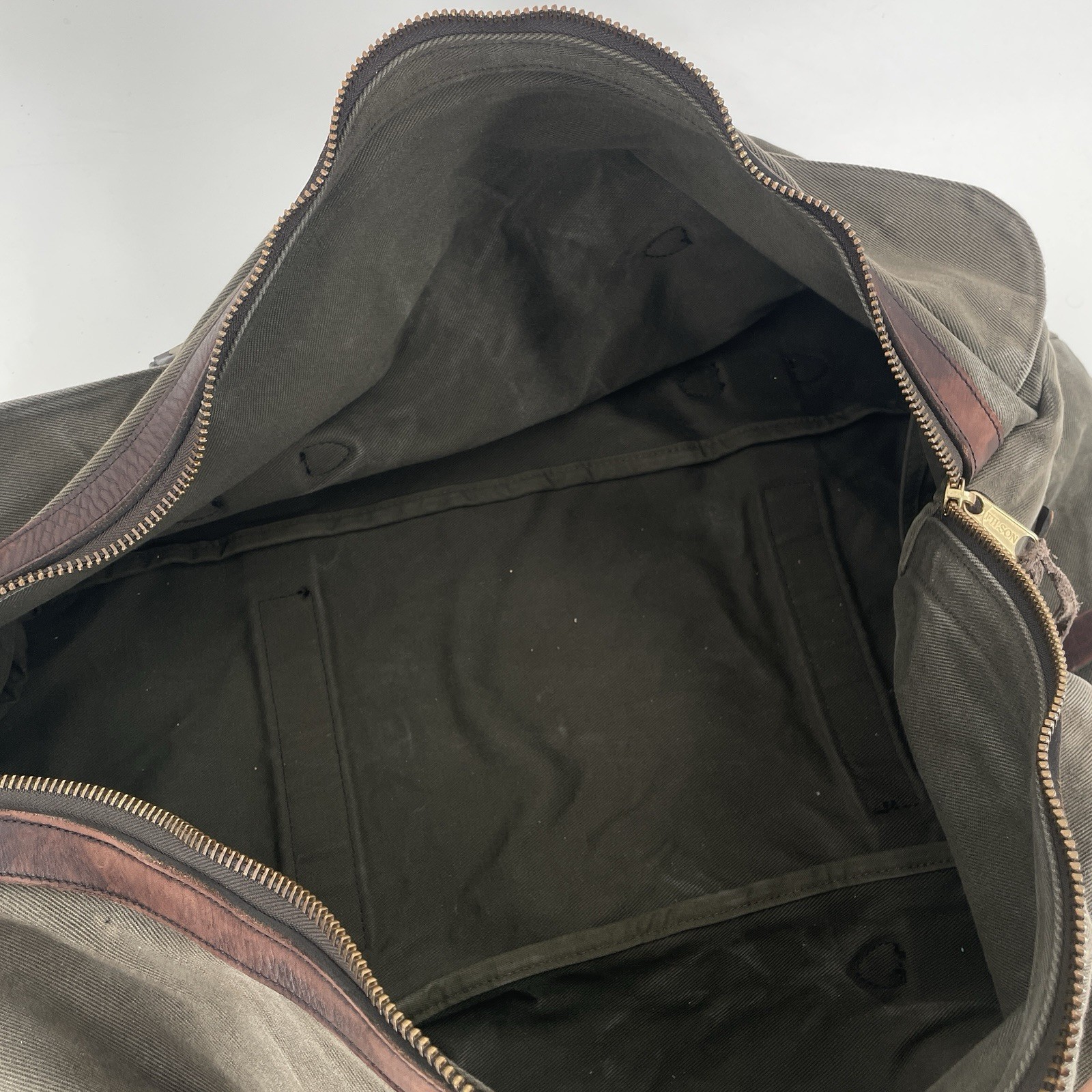 Filson Rugged Twill Duffle Bag in Otter Green – Old Size 25” – Bridle Leather