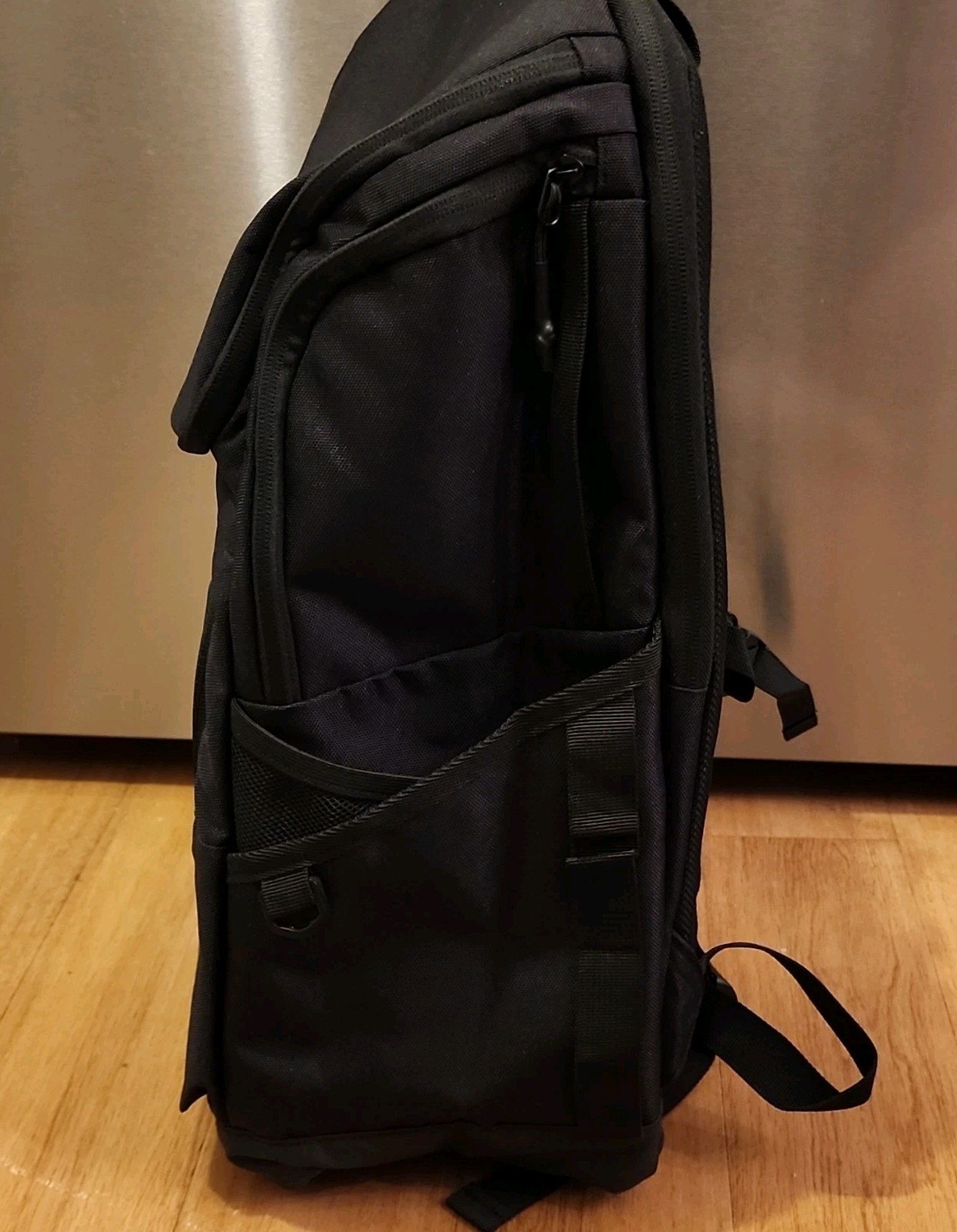 Nike Repel Water-Repellent 35L Backpack Black Swoosh Zip Unisex