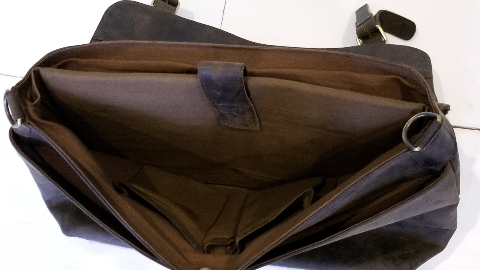 Komalc Brown Distressed Leather 18″ Messenger Bag