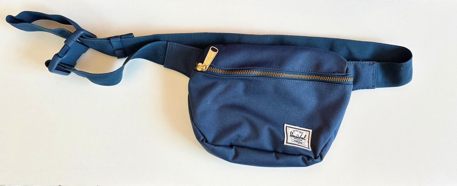 HERSCHEL Bag Fifteen Hip Fanny Pack Zip Pocket Striped Blue Belt Bag Crossbody