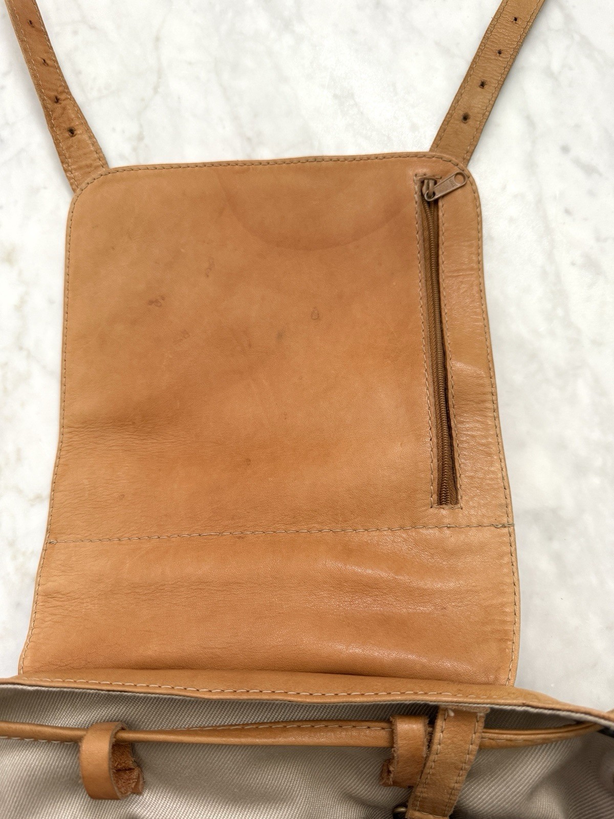 Vintage ELLINGTON Authentic Camel Color Leather Large Backpack – Distressed