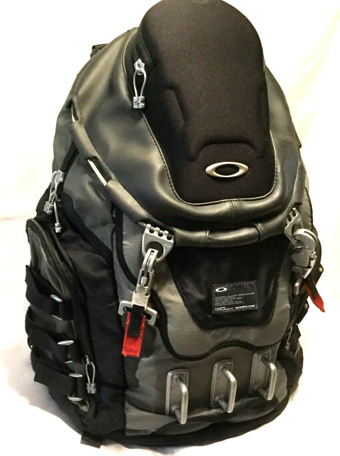 OAKLEY KITCHEN SINK BACKPACK Black / Grey 34L Tactical Field Gear Day Pack Bag