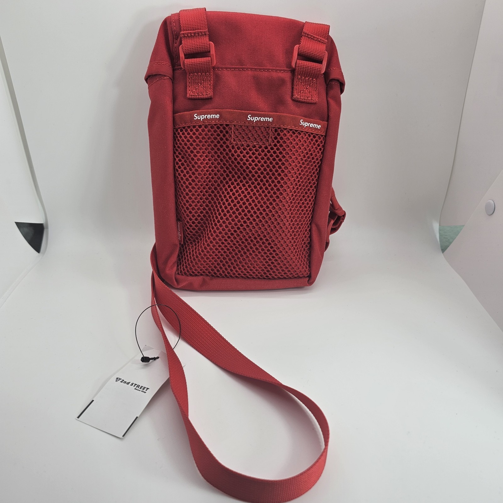 Supreme Red Crossbody Shoulder Bag Adjustable Strap Buckle Zip Casual Travel