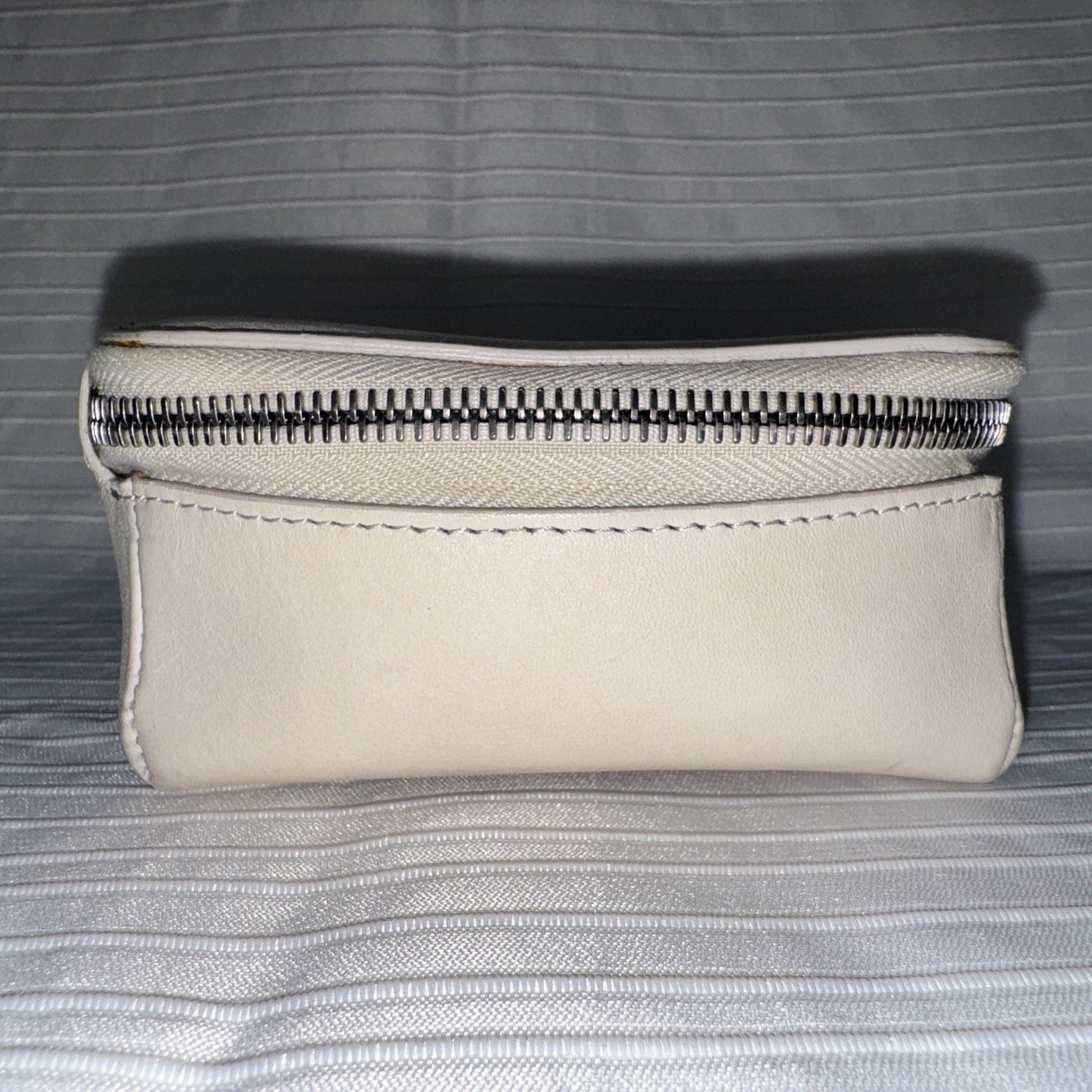 This Is Ground Leather Zip Travel Cord Organizer Case, Cream Made In Italy Used
